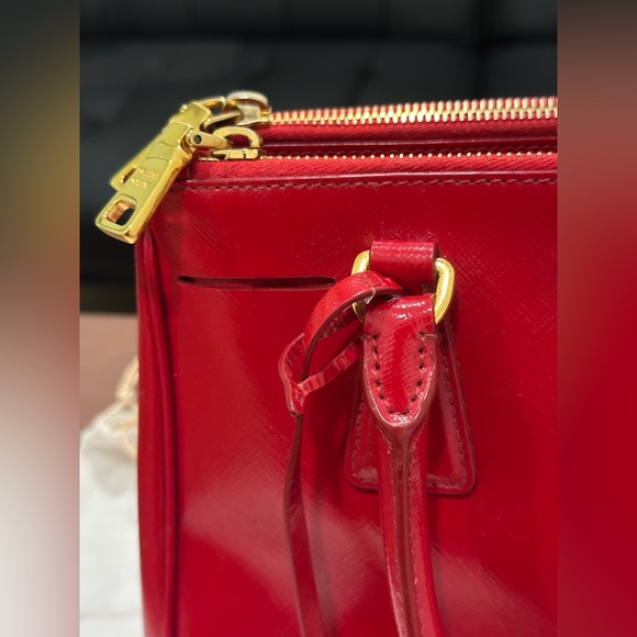 Prada Galleria Small – Red Saffiano Leather – Top Handle + Strap - Picture 7 of 9